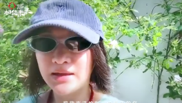 周迅对着路边转角镜唱天涯歌女 随性又温柔